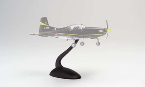 HERPA PC7/DH VAMPIRE DISPLAY STAND 1/72