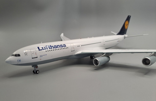 JFox Lufthansa "Essen" A340 plus stand D-AIBD JF-A340-2-003 1:200
