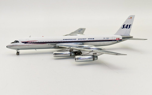 Japan Air Lines – JAL DC-8-62 JA8033 with stand B-862-JAL-33P 1:200