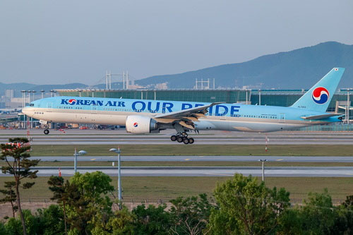 Phoenix Models Korean Air B777-300ER HL7203 "We Are Our Pride" PH4KAL2444 1:400