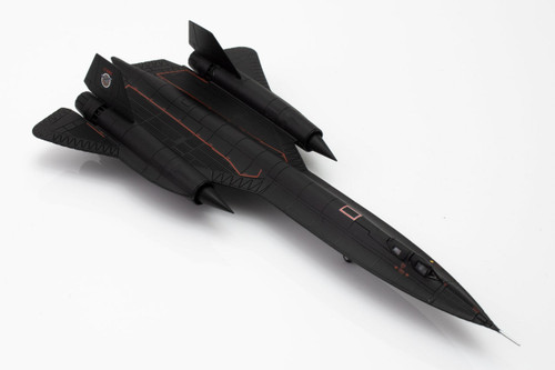 Herpa Wings Lockheed SR-71A Blackbird USAF, US Air Force, 9th SRW De. 4, RAF F.-Dartboard HE573283 1:200