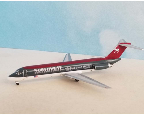 Aeroclassics Northwest Airlines Douglas DC-9-32 Reg: N608NW Bowling Shoe AC411324 1:400