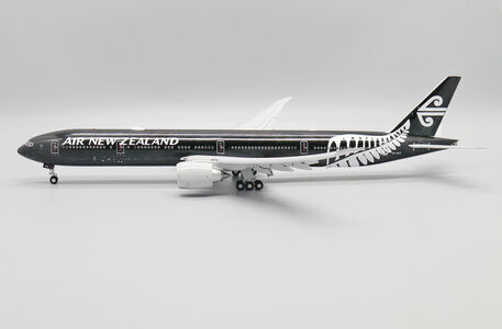 Air New Zealand Boeing 777-300ER "All Blacks" Reg: ZK-OKQ "Flaps Down" With Stand XX20157A 1:200