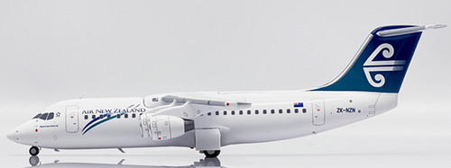 JC Wings Air New Zealand Link British Aerospace BAe 146-300 Reg: ZK-NZN With Stand XX20332 1:200