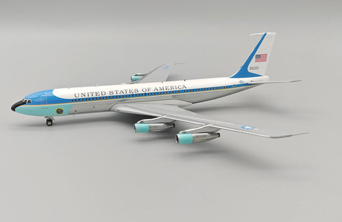 Inflight200 USA - Air Force Boeing VC-137C (707-353B) 62-6000 with stand IFRVC13726000 1:200