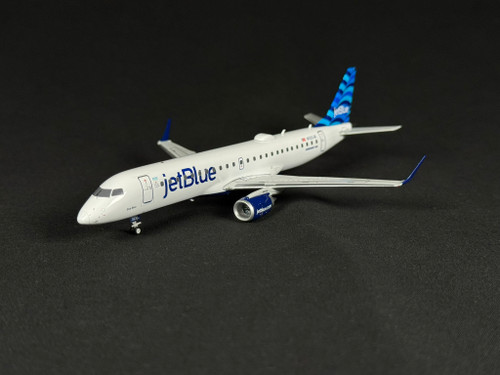 JetBlue Airways E190-100IGW "Only Blue" N323JB G2JBU1335 Scale 1:200 (MISSING ANTENNA)