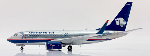 JC Wings Aeromexico Boeing 737-700 "Polished" Reg: XA-CAM "Flaps Down" With Stand XX20189A Scale 1:200
