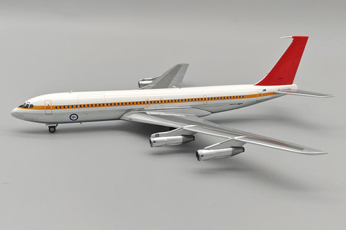 InFlight200 Australia - Air Force Boeing 707-338C(KC) A20-627 with stand IF707RAAF627P Scale 1:200