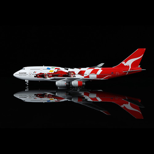 HX Models Qantas Boeing 747-400 VH-OJC “2000 Australian Grand Prix” B616503 1:400