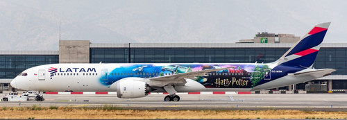 JC Wings LATAM Airlines Boeing 787-9 Dreamliner "special livery" Reg: CC-BGM With Antenna XX40843 Scale1:400