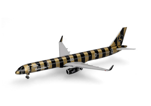 Herpa Wings Christmas 2025 Boeing 757-300 – "Vixen" HE538671 Scale 1:500