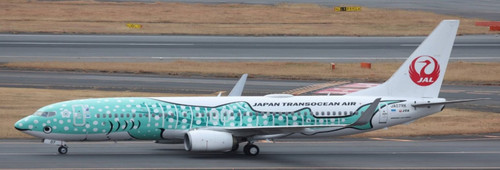 JC Wings Japan Transocean Air Boeing 737-800 "Yui Jinbei Jet" Reg: JA07RK *New Tooling EW4738013 Scale 1:400