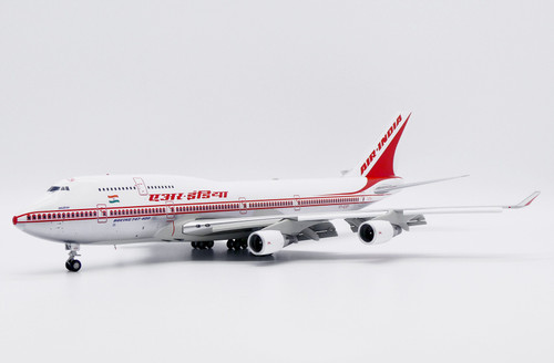 JC Wings Air India Boeing 747-400 "Polished" Reg: VT-ESP Polished With Stand XX20203A Scale 1:200