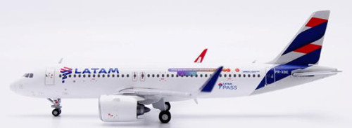 JC Wings LATAM Airlines Airbus A320NEO "LATAM Pass" Reg: PR-XBE LATAM Pass With Stand XX40211 Scale 1:400
