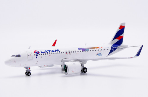 JC Wings LATAM Airlines Airbus A320NEO "LATAM Pass" Reg: PR-XBE LATAM Pass With Stand XX40211 Scale 1:400