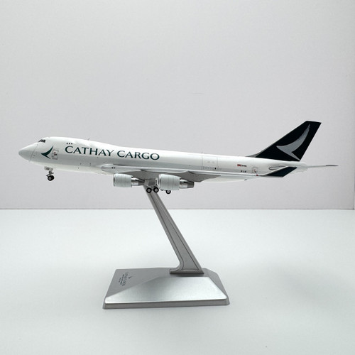 YY Wings Cathay Pacific Boeing 747-400F Reg: B-LID YY74423 Scale 1:400