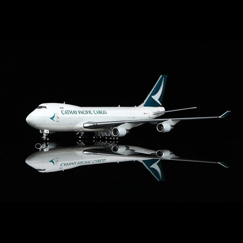 YY Wings Cathay Pacific Boeing 747-400F Reg: B-LIA YY74419 Scale 1:400