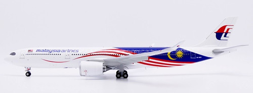 Malaysia Airlines Airbus A330-900NEO Reg: 9M-MNH XX20503 Scale 1:200