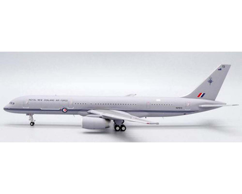 Royal New Zealand Air Force Boeing 757-200 Reg: NZ7572 XX20099 Scale 1:200