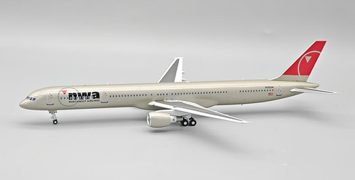 B-Models Northwest Airlines Boeing 757-300 Reg: N592NW with stand, LIMITED B-753-NW-592 1:200 with stand