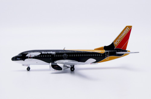 Southwest Boeing 737-500 "Shamu Three - Seaworld of Ohio" Reg: N501SW XX40472 1:400