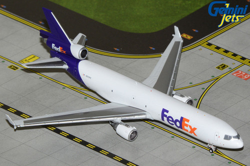 GeminiJets FedEx McDonnell Douglas MD-11F Reg: N572FE GJFDX2449 Scale 1:400