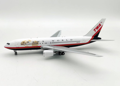 AMERICAN 767-300 ONE WORLD N395AN with stand 1:200