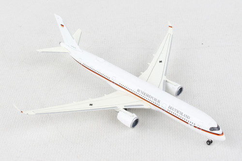 ライアンエアー　マーハーン herpa 1/500 Myanmar National Airlines Boeing 737-800 Reg# XY-ALB Herpa