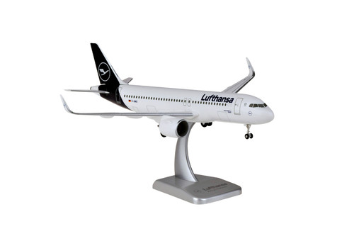 HOGAN LUFTHANSA A340-300 1/200 W/GEAR REG#D-AIFD - The Airplane