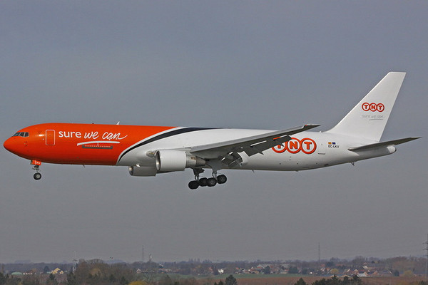 Phoenix Model TNT Express B767-300ER(BDSF) EC-LKV PH4TNT2344 1:400