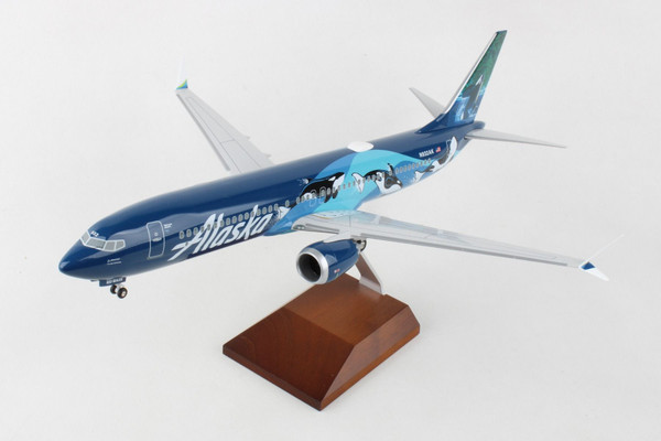 SKYMARKS ALASKA 737MAX9 ORCA W/WOOD STAND & GEAR SKR8294 1:100