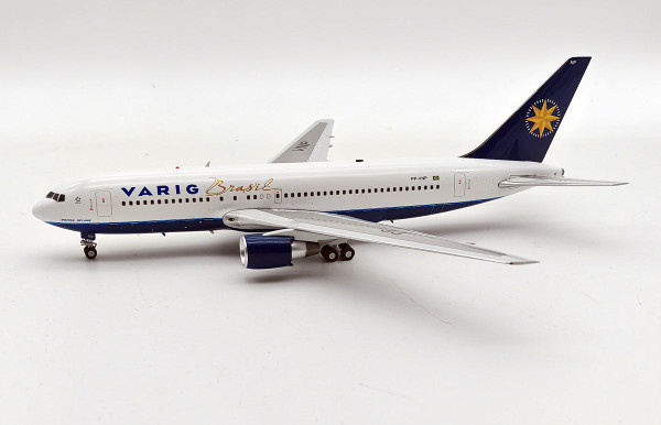 InFlight200 Varig Boeing 767-241/ER PP-VNP with stand IF762VR1223 1:200