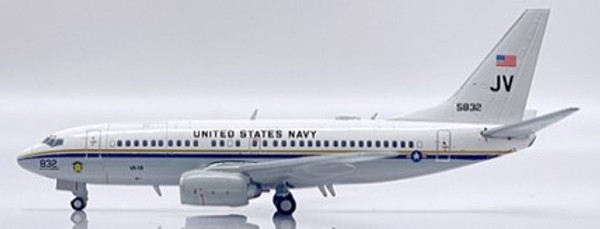 JC Wings US Navy Boeing C-40A Clipper "Sunseekers" Reg: 165832 With Antenna XX40076 1:400