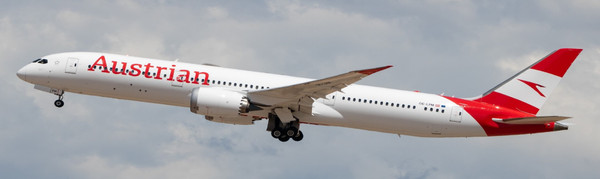 JC Wings Austrian Airlines Boeing 787-9 Dreamliner Reg: OE-LPM With Antenna XX40263 1:400