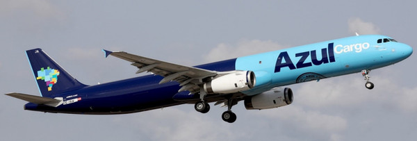 JC Wings Azul Cargo Airbus A321(P2F) Reg: PS-AJA With Antenna XX40458 1:400