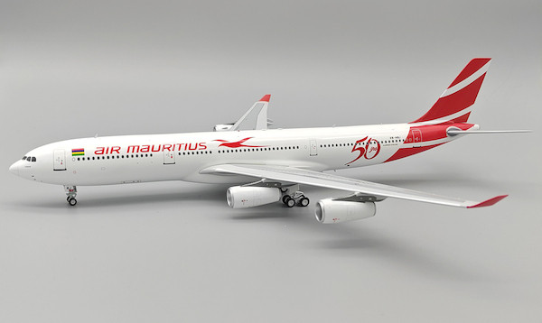 Inflight200 Air Mauritius Airbus A340-313 3B-NBJ with stand IF343MK1224R 1:200
