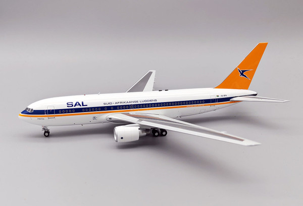 InFlight200 South African Airways Boeing 767-2B1/ER ZS-SRA with stand IF762SA0625 1:200
