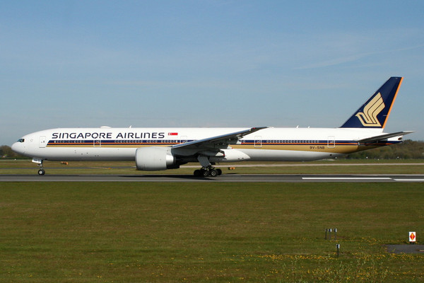 Phoenix Model Singapore Airlines B777-300ER 9V-SNB 04631 1:400
