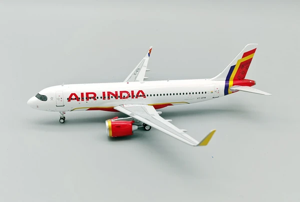 InFlight200 Air India Airbus A320-251N VT-RTN with stand IF320AI0725 1:200