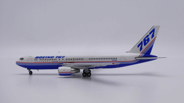 JC Wings Boeing House Color 767-200 Reg: N767BA With Antenna LH4412 1:400