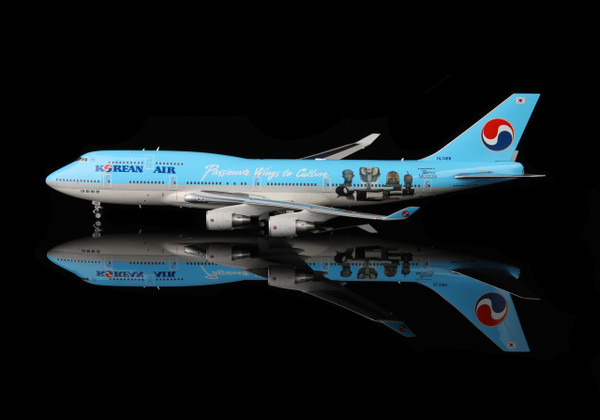 SQ Wings Korean Air Boeing 747-400 HL7488 British Museum L2069 Scale 1:200