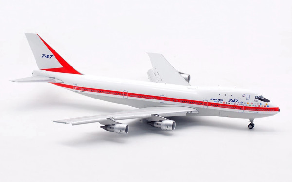 SQ Wings Boeing Company Boeing 747-100 N7470 City of Everett/"Flaps Down" L2112FD Scale 1:200