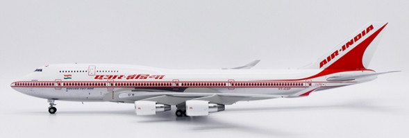 JC Wings Air India Boeing 747-400 "Polished" Reg: VT-ESP Polished With Stand XX20203 Scale 1:200