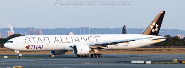 JC Wings Thai Airways Boeing 777-300ER "Star Alliance" Reg: HS-TKQ Star Alliance With Stand XX40868A Scale 1:400