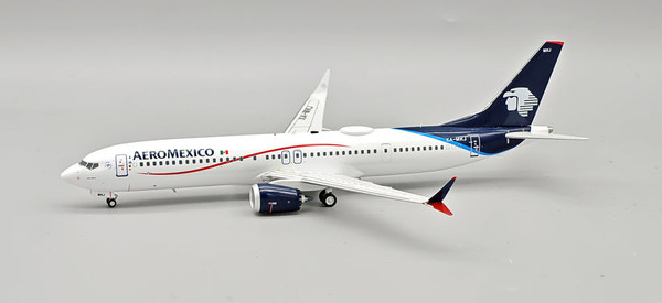 InFlight200 AeroMexico Boeing 737 MAX 9 Reg: XA-MKJ IF739MAM1025 1:200 with stand