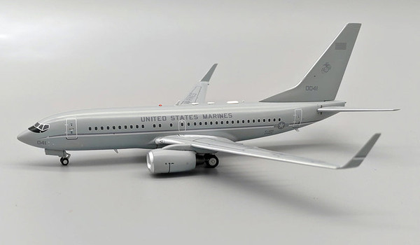 InFlight200 U.S. Marines Boeing C-40A Reg: 170041 IFC40USM0326 1:200 with stand (Limited 60 Models)