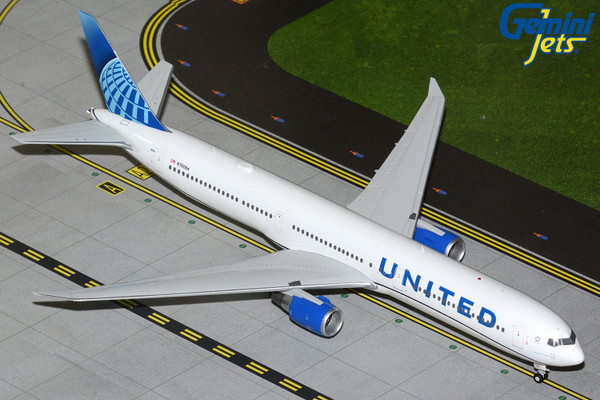 United Airlines Boeing 767-400ER Reg: N76064 G2UAL1445 Scale 1:200