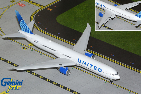 United Airlines Boeing 767-400ER Reg: N76064 G2UAL1445F Scale 1:200
