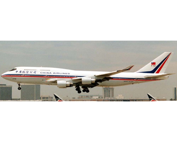 Saudi Arabian Airlines Boeing 787-9 "94th National Day" Reg: HZ-ARB XX20627A Scale 1:200