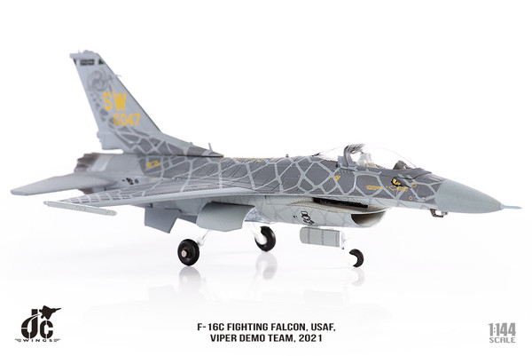JC Wings F-16C Fighting Falcon, USAF, Viper Demo Team, 2021 94-047 JCW-144-F16-005 Scale 1:144